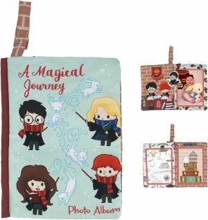 Brinquedos de Desenvolvimento e Atividade para Bebês |   Álbum de Memórias de Fotos de Bebê Harry Potter – Livro Sensorial Macio e Amassado, Armazena 3 Fotos 4″x6″ com Tecido Macio para Bebês – 6,25″x9″ Brinquedos de Desenvolvimento e Atividade para Bebês Brinquedos de Desenvolvimento e Atividade para Bebês